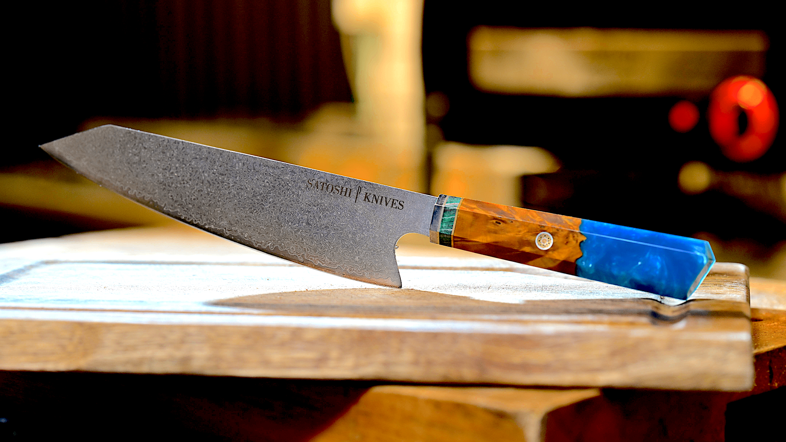 להב סכין קיריצוקה כחול קלוז-אפ – פלדת דמשק