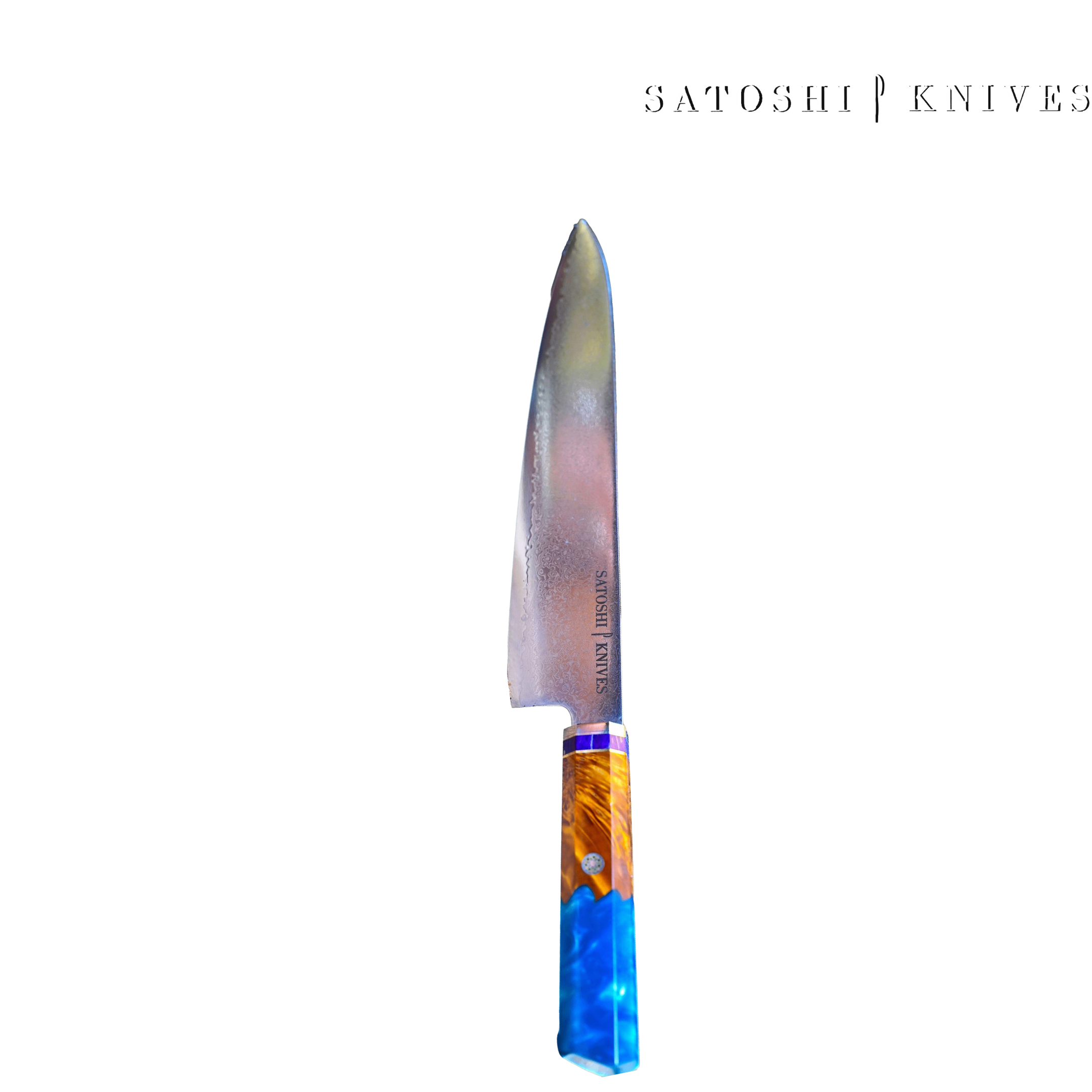סכין גיוטו 21.3 ס״מ על קרש חיתוך | Satoshi Knives
קלוז־אפ Gyuto – קצה חד וקו חיתוך נקי
גיוטו 21.3 ס״מ – עבודה על ירקות/דג